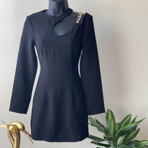 Zara Black Dress with Gold Chain - Picture 4 of 15